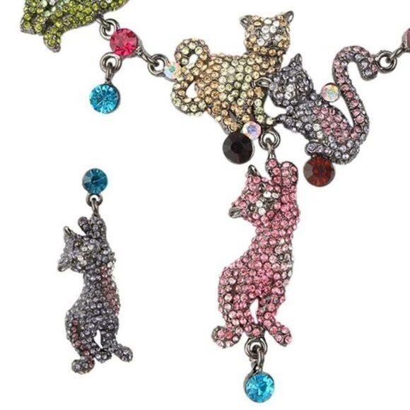 Hematite Black Multicolored Austrian Crystal Kitty Cat Necklace and Earrings Set - Picture 4 of 7